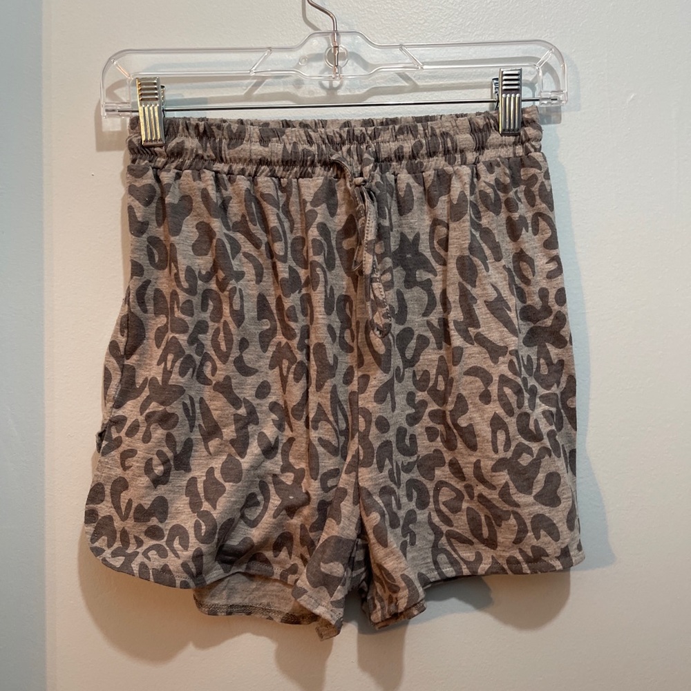 Leopard comfy shorts